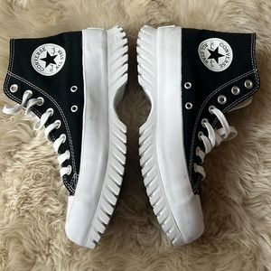 NWT Converse Platform Sneakers